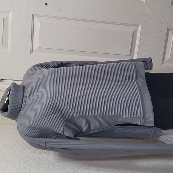 TAHARI SPORT Turtleneck Sweater - Picture 2 of 5